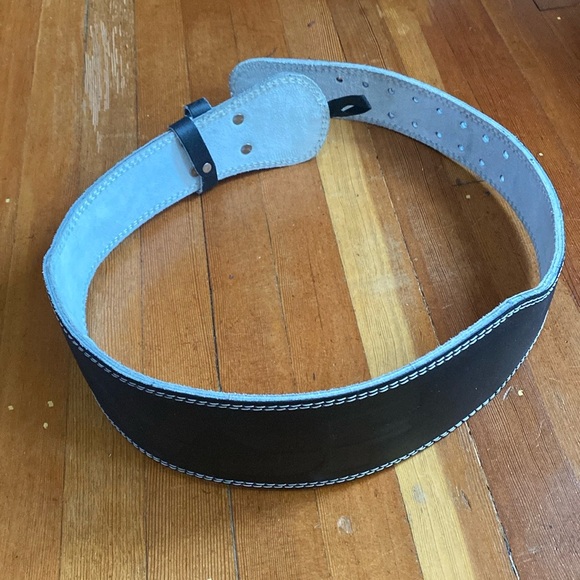 Men’s WSF black leather weightlifting belt - Picture 2 of 6